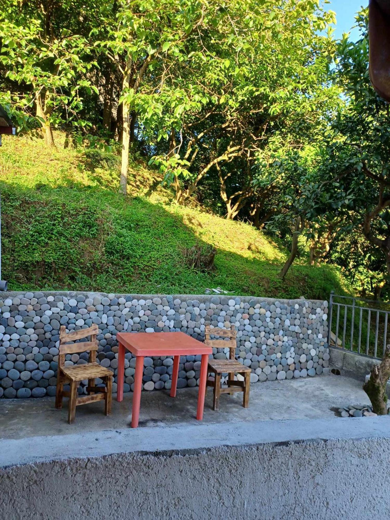 마킨자우리 Shamil House 게스트하우스 외부 사진