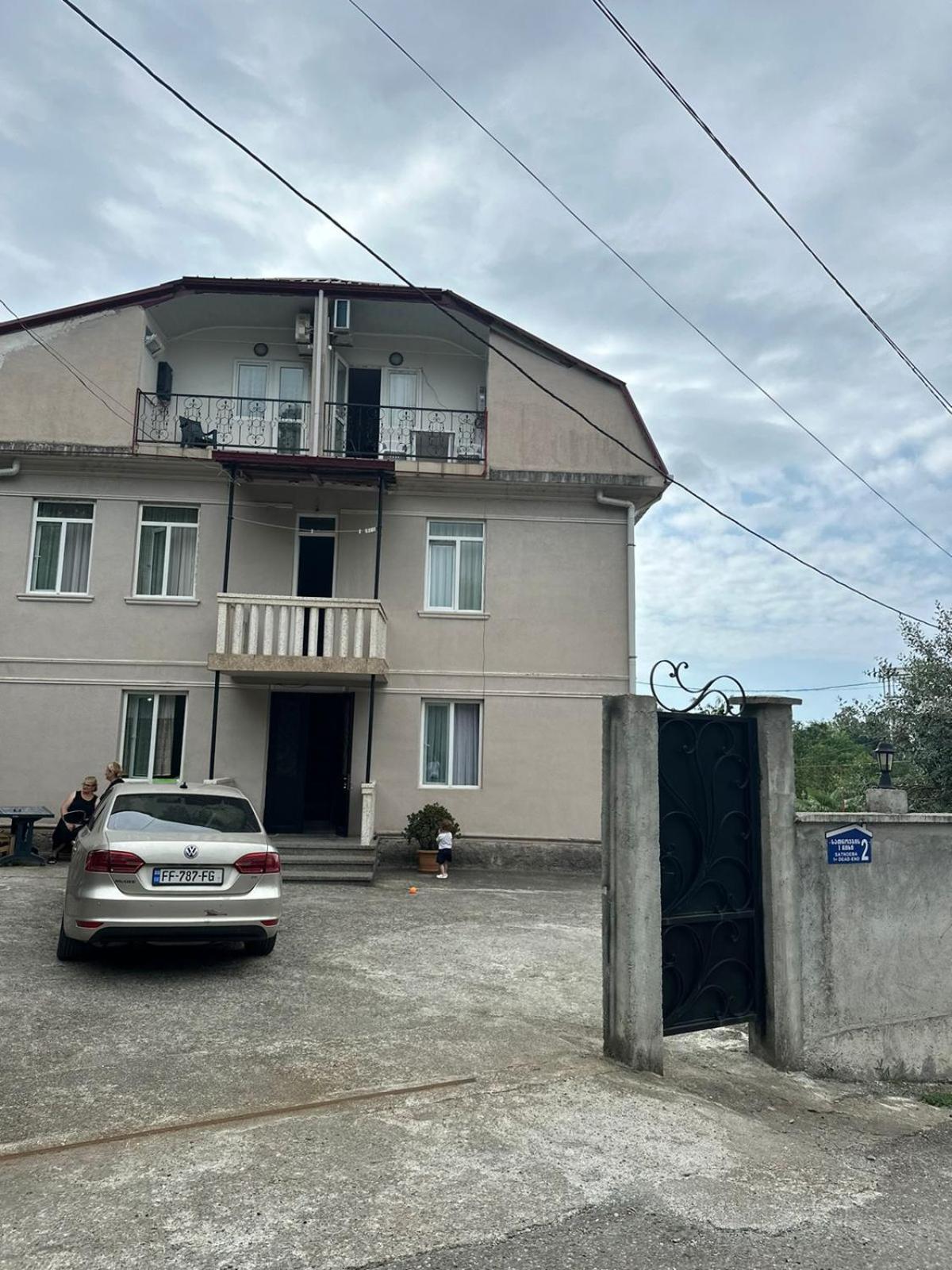 마킨자우리 Shamil House 게스트하우스 외부 사진