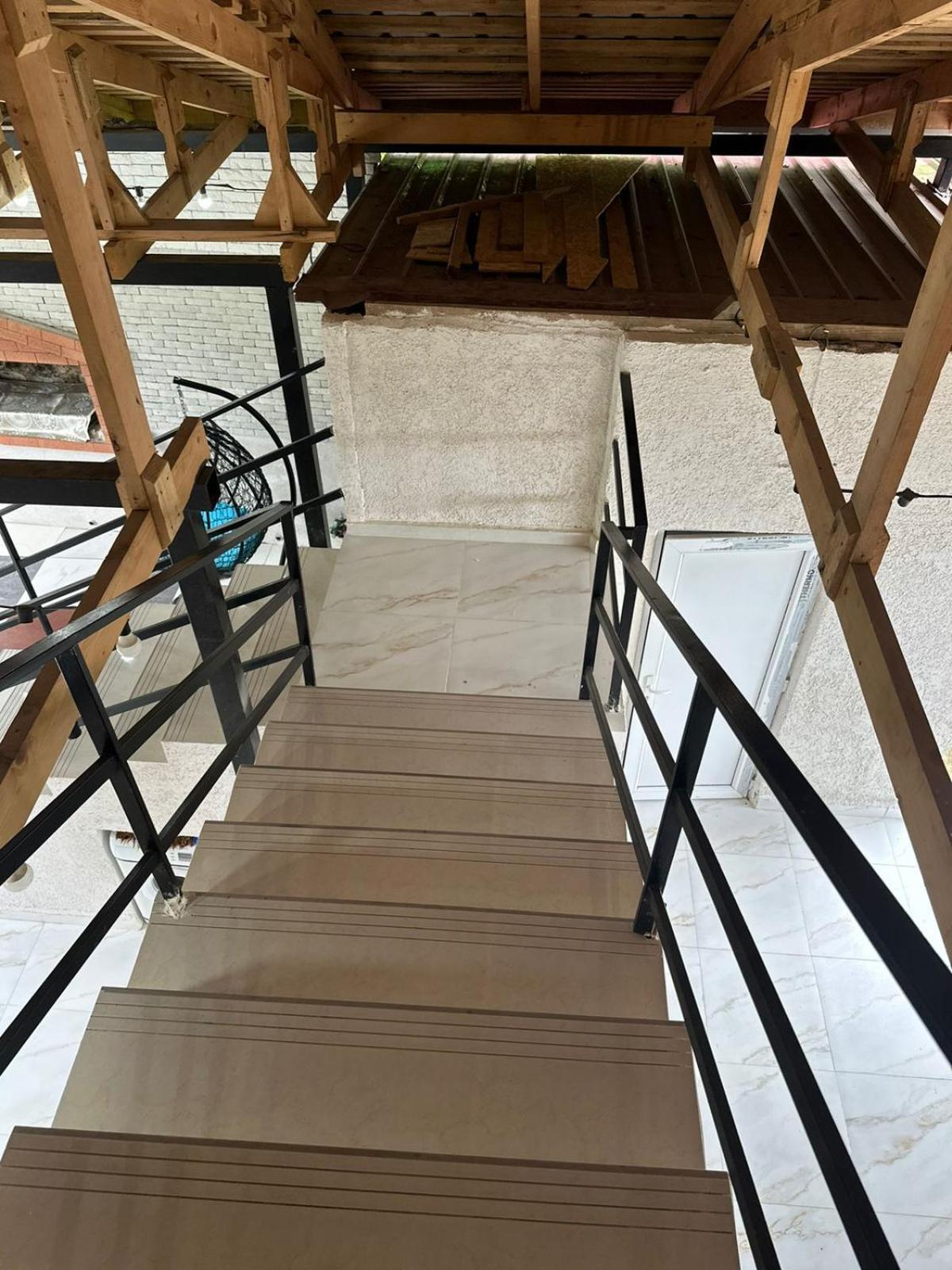 마킨자우리 Shamil House 게스트하우스 외부 사진