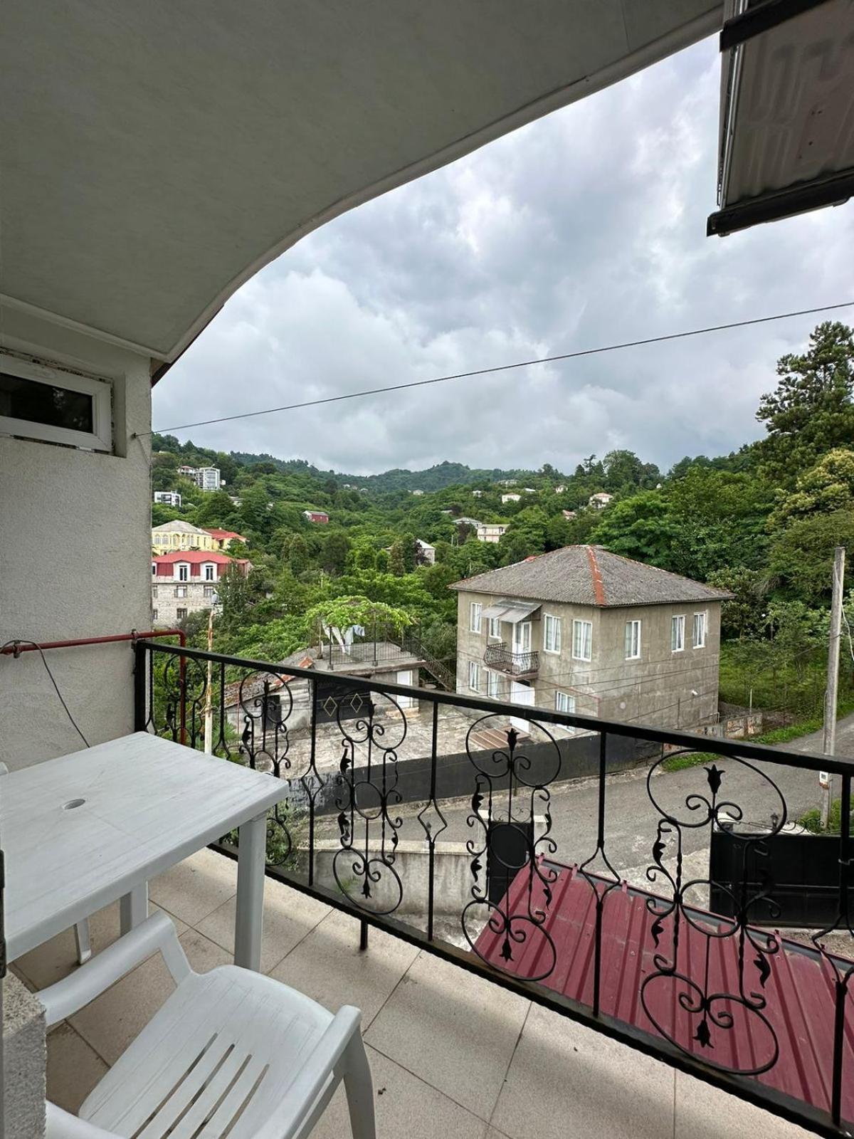 마킨자우리 Shamil House 게스트하우스 외부 사진