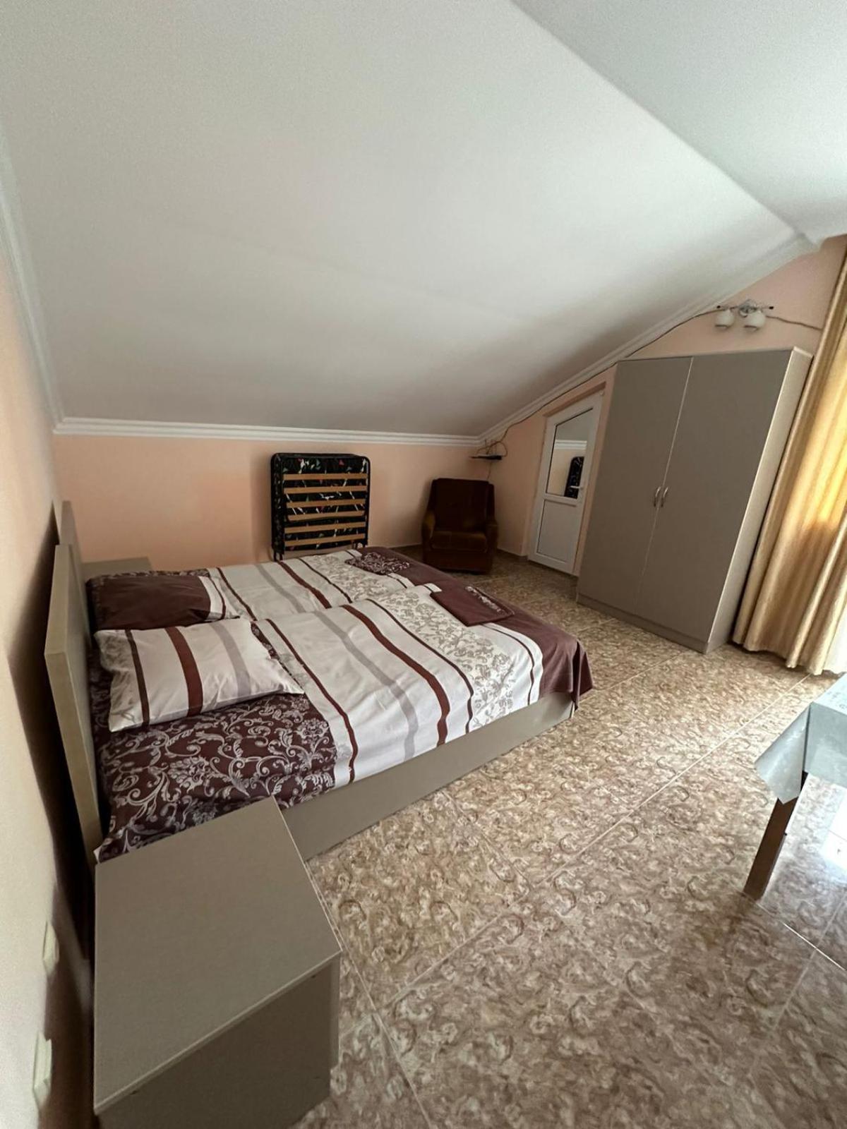 마킨자우리 Shamil House 게스트하우스 외부 사진