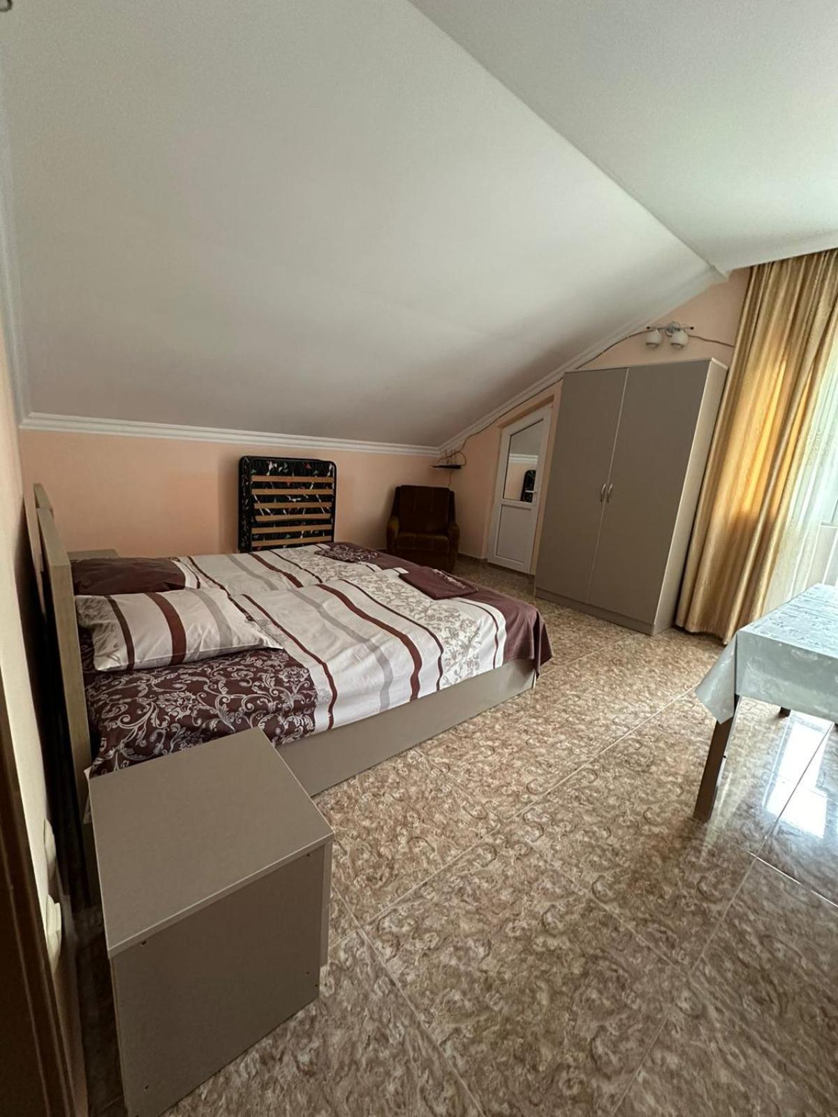 마킨자우리 Shamil House 게스트하우스 외부 사진