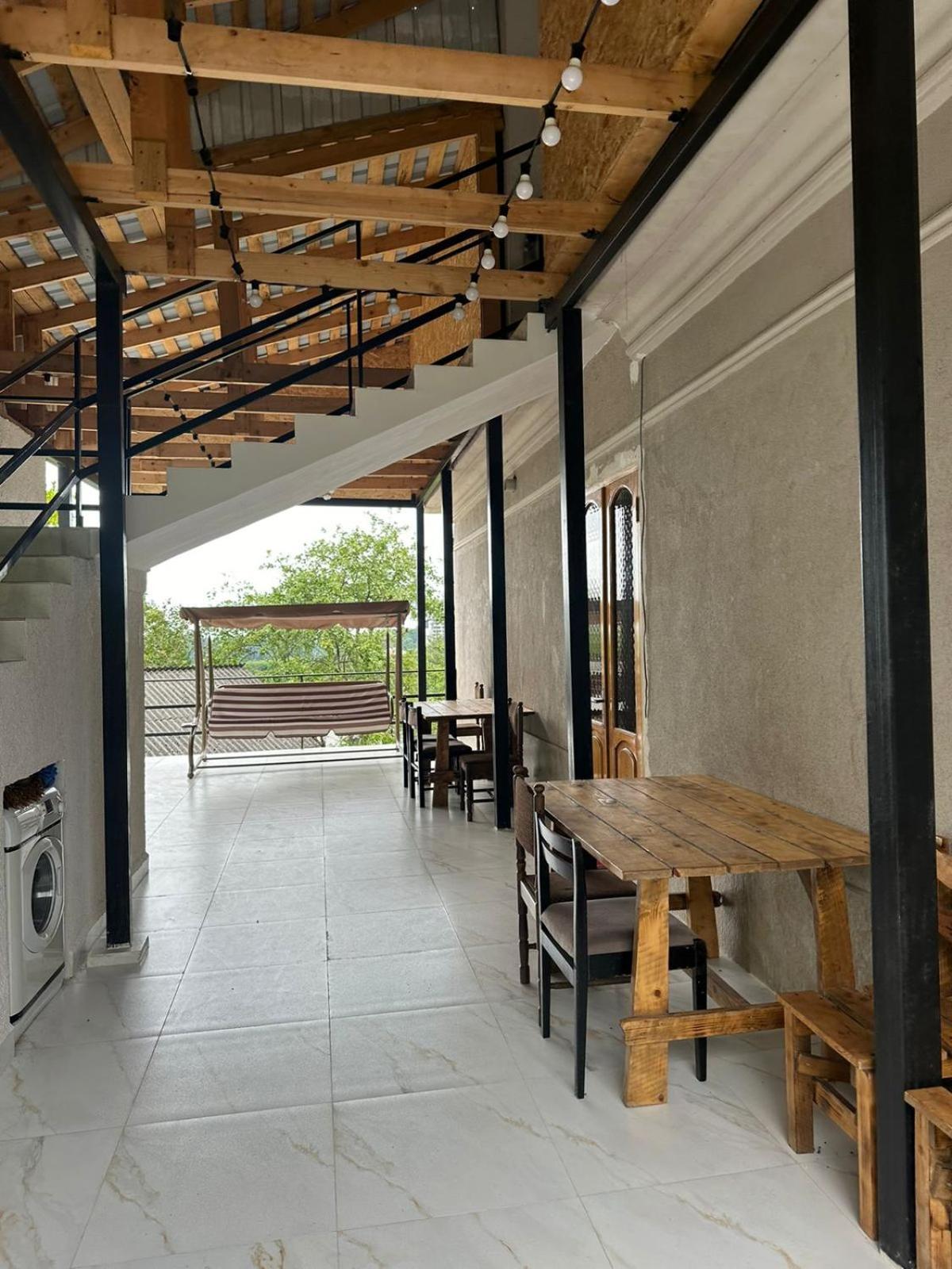 마킨자우리 Shamil House 게스트하우스 외부 사진