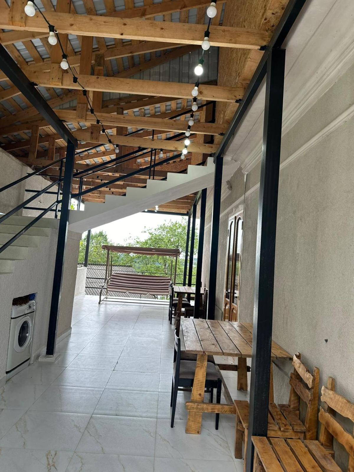 마킨자우리 Shamil House 게스트하우스 외부 사진