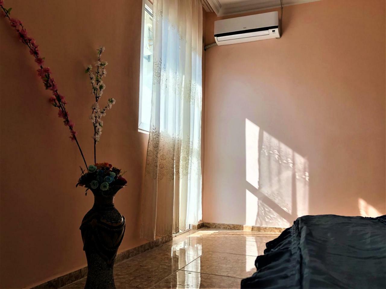 마킨자우리 Shamil House 게스트하우스 외부 사진