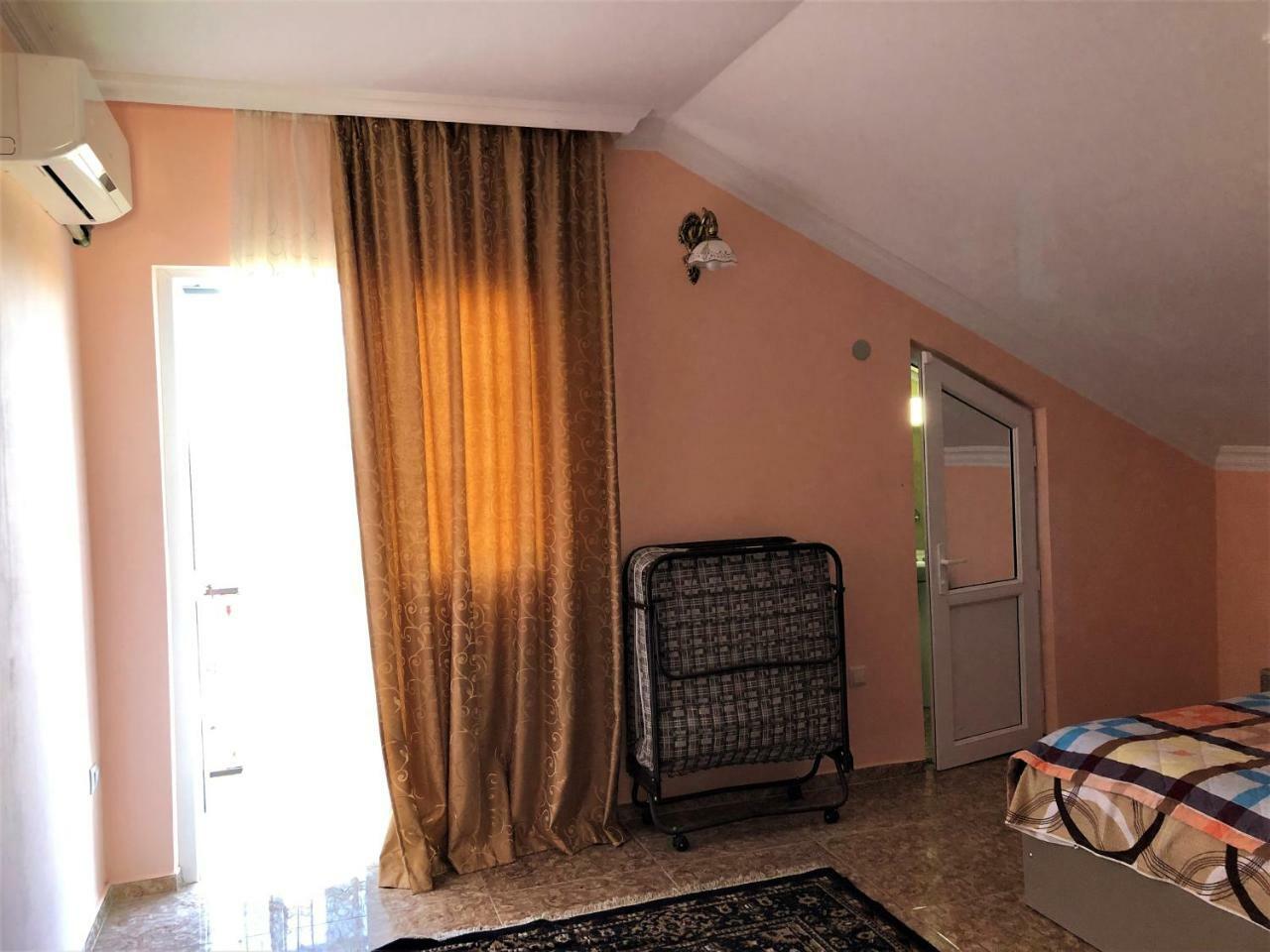 마킨자우리 Shamil House 게스트하우스 외부 사진