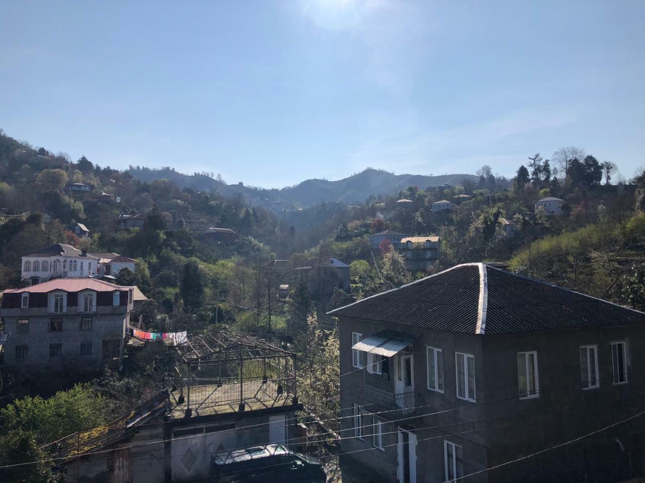 마킨자우리 Shamil House 게스트하우스 외부 사진